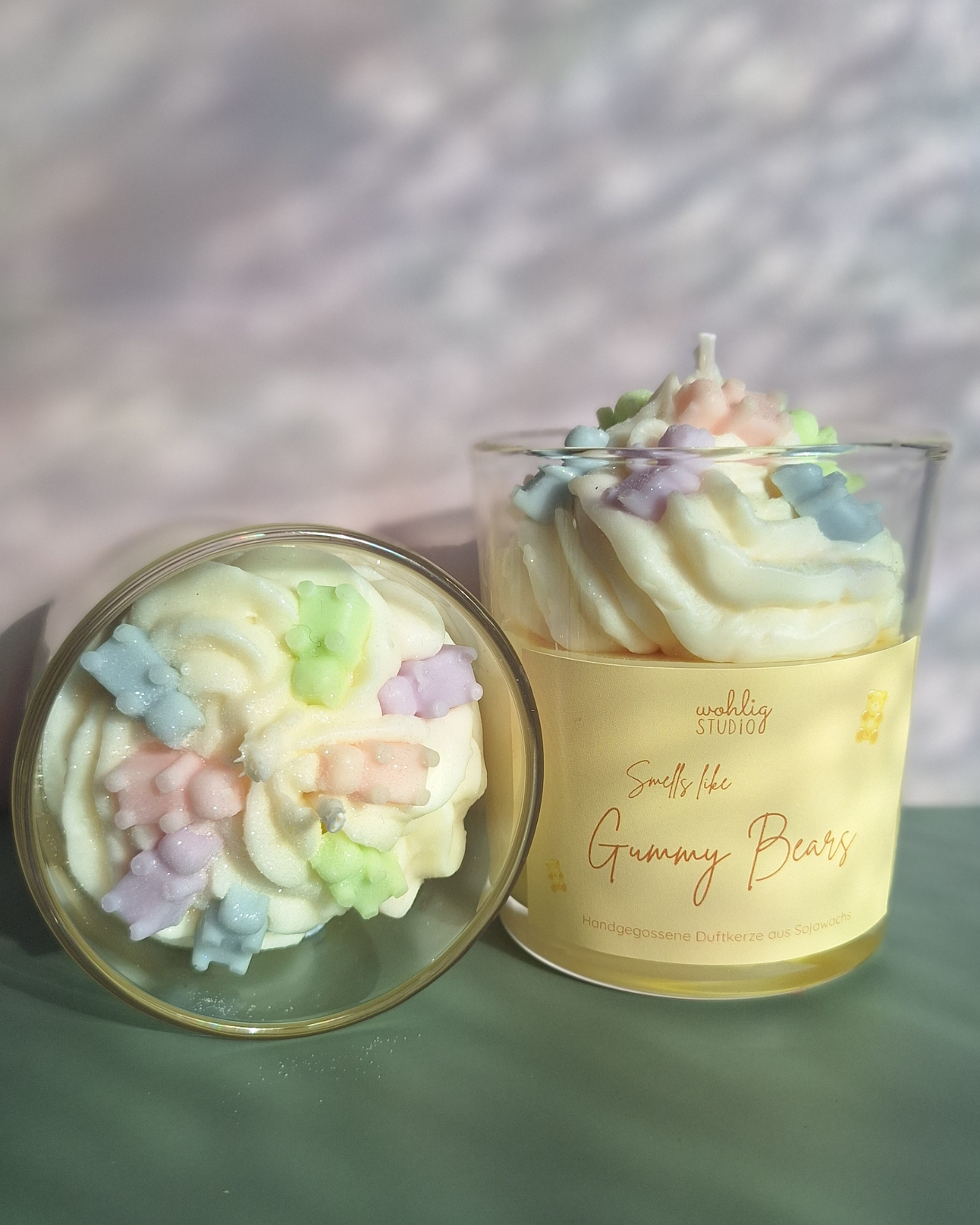 Dessertkerze Gummy Bears duftet nach Gummibärchen und erinnert an Kindertage 