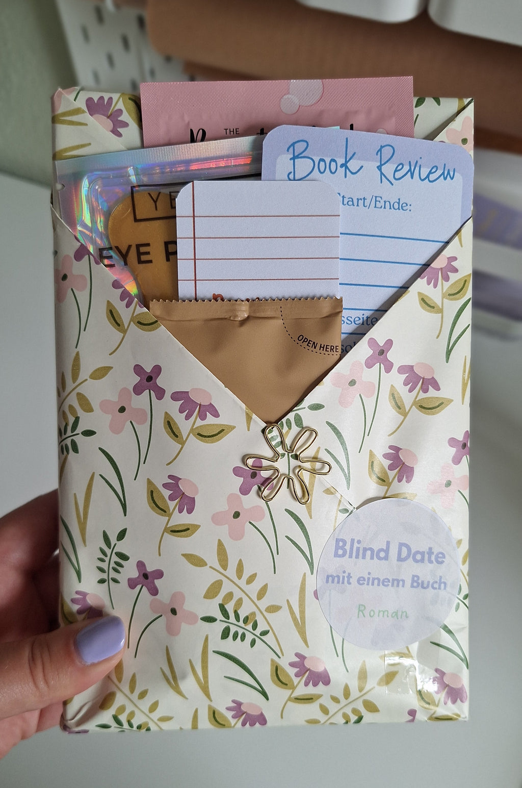 Blind Date mit einem Buch – Dein Überraschungsbuch mit Wohlfühlmoment