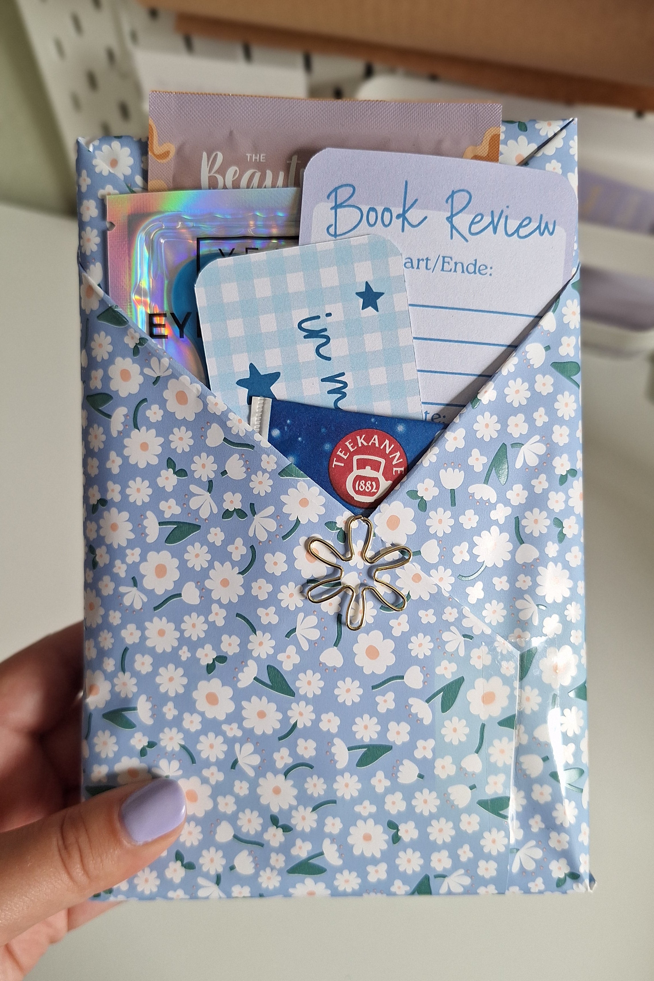 Blind Date mit einem Buch – Dein Überraschungsbuch mit Wohlfühlmoment